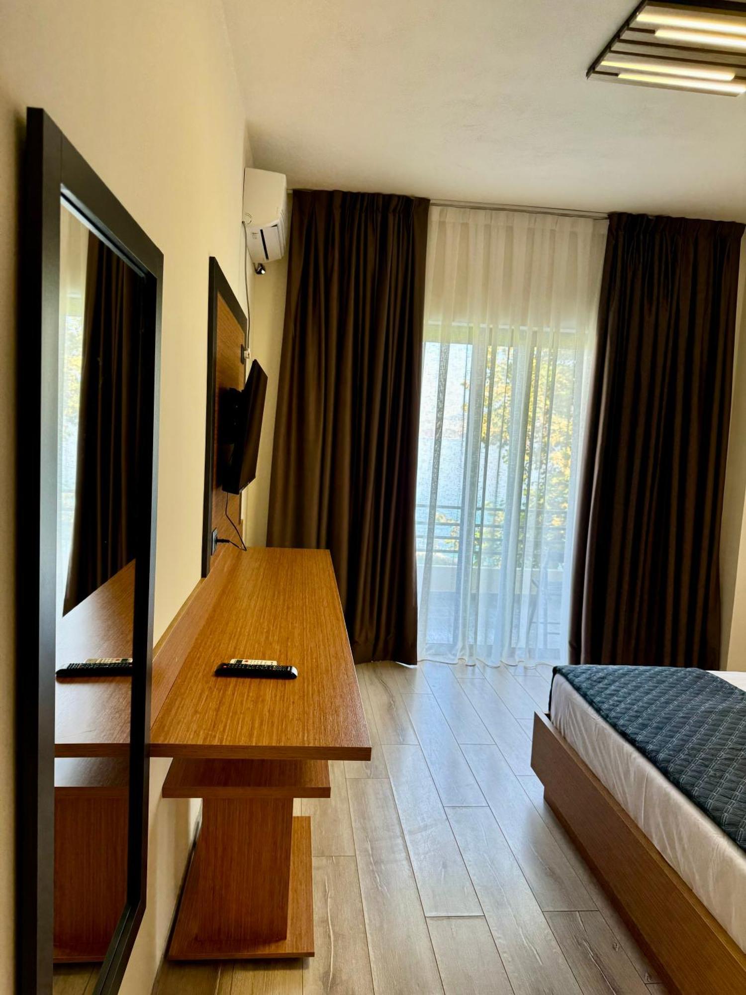 Orb Inn Saranda Kültér fotó